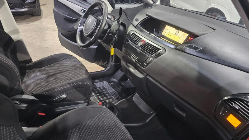 CITROEN C4 PICASSO GLXA em Três Rios