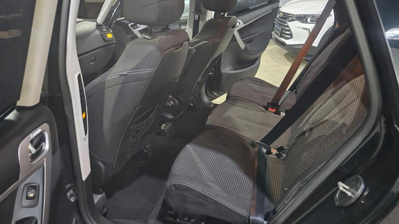 CITROEN C4 PICASSO GLXA em Três Rios