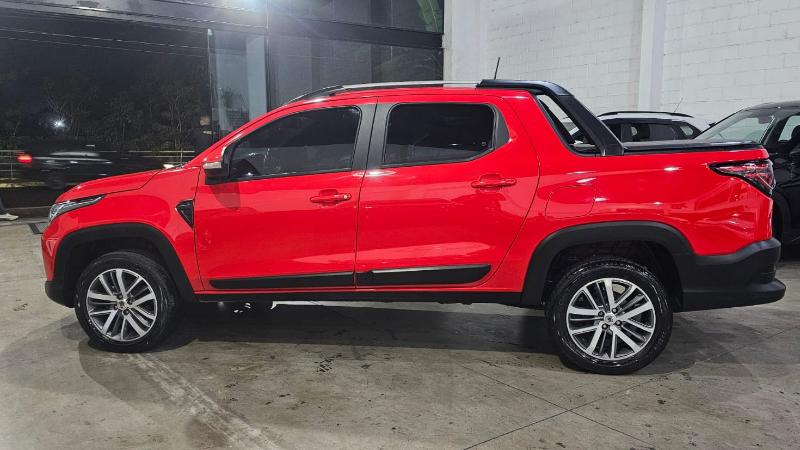 FIAT STRADA VOLCANO CD em Três Rios
