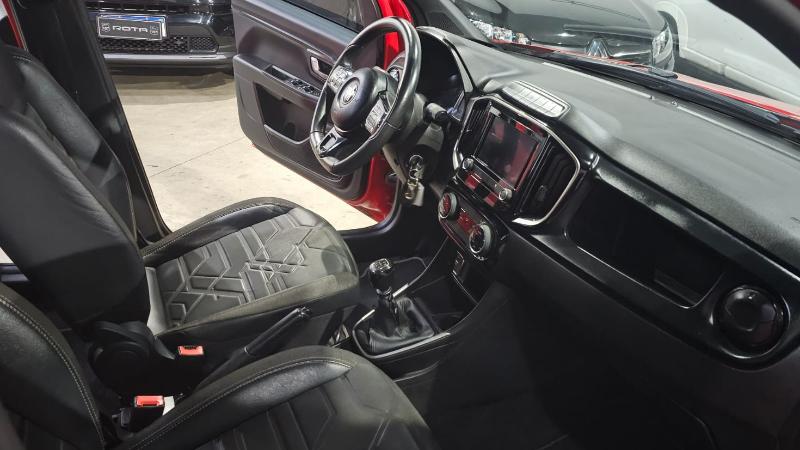 FIAT STRADA VOLCANO CD em Três Rios