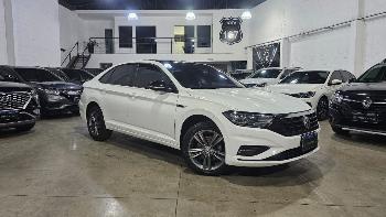 JETTA 250 R-LINE TSI seminovo em Três Rios